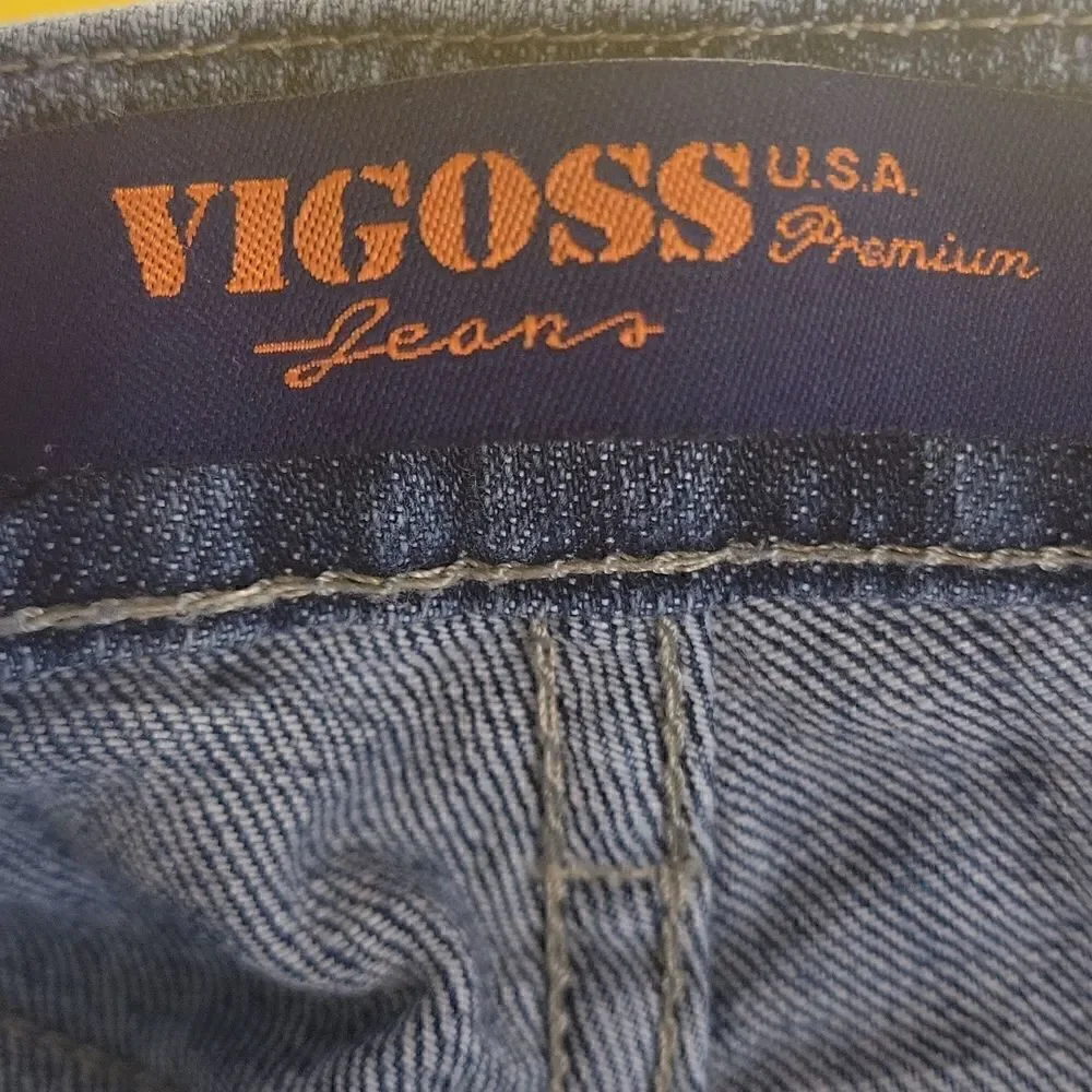 Vigoss. Capri jeans. Size 9/10. Embroidery. Sun, Peacock. EUC